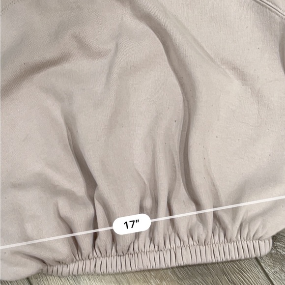 Zara beige cropped synched pullover sweatshirt - Picture 3 of 4